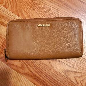 Olivia + joy wallet